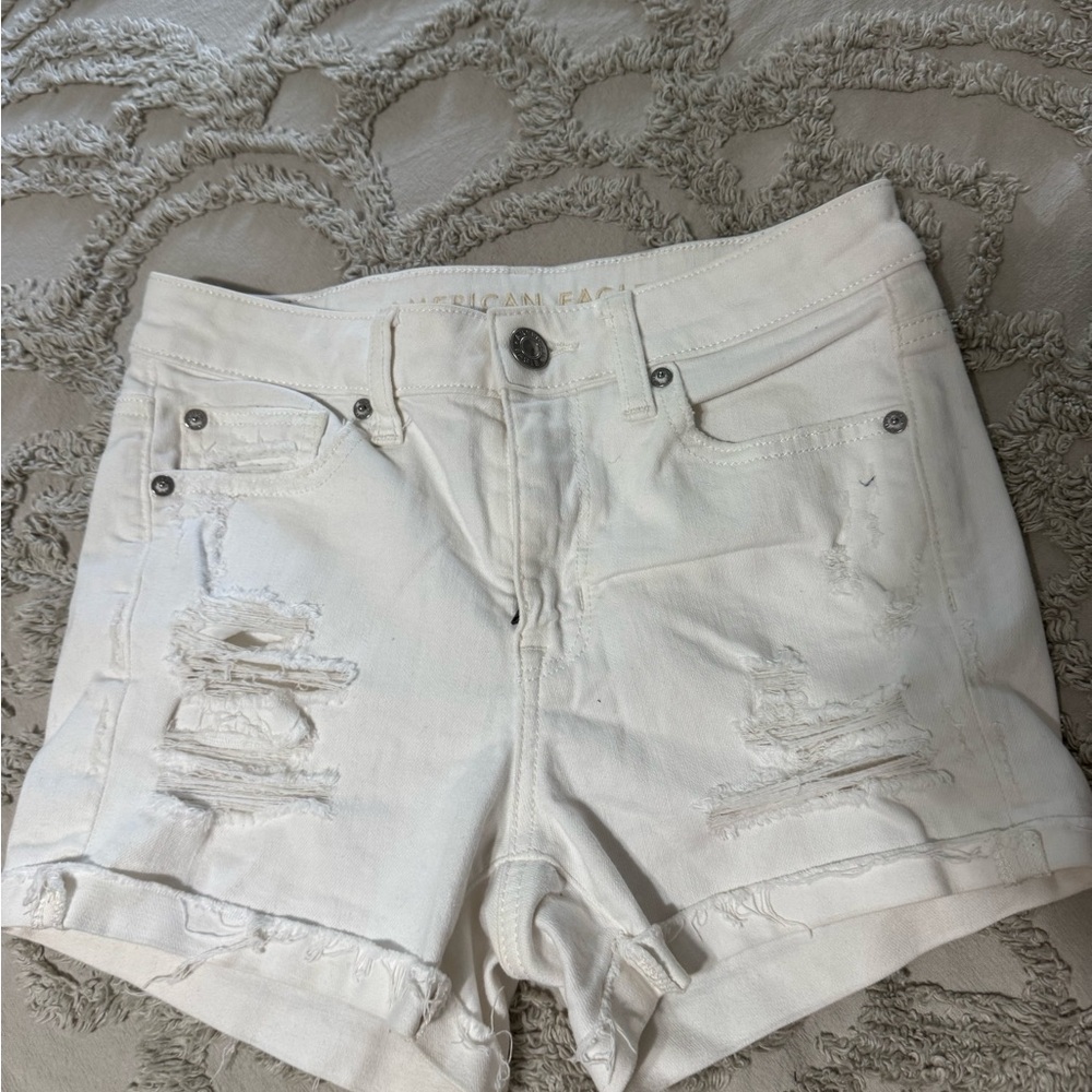 American Eagle Outfitters White Distressed Jean Shorts size 4